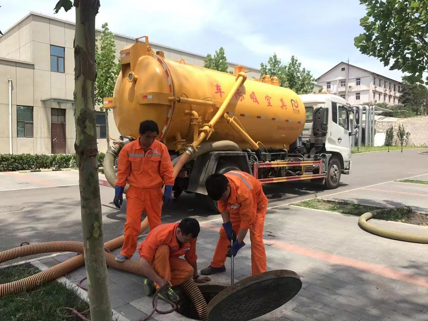 嘉禾化粪池清理与5-8吨吸粪车施工效率分析